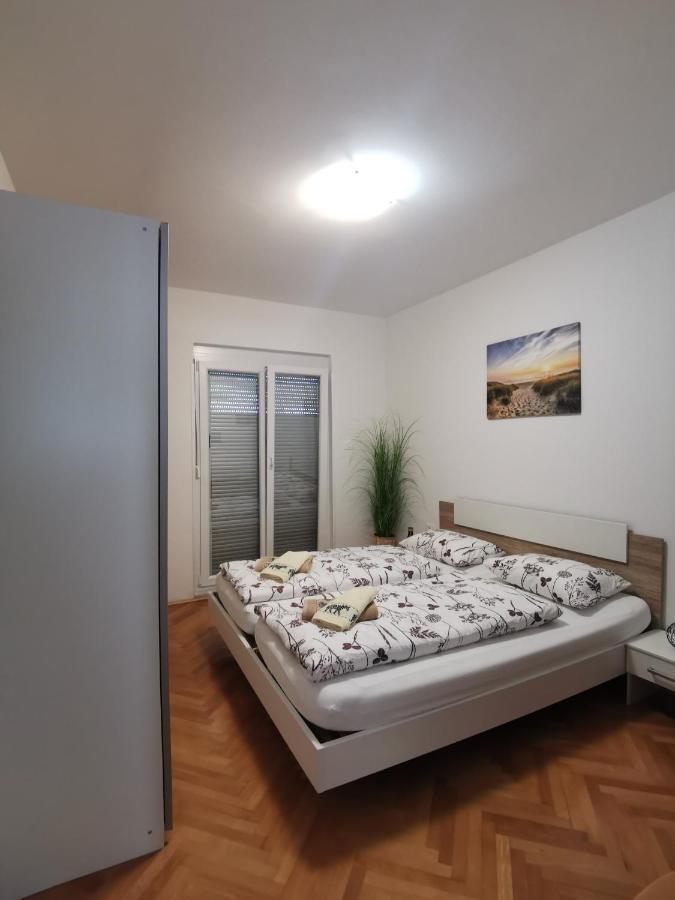 Apartmaji Vila Antonia Portorož Exterior foto